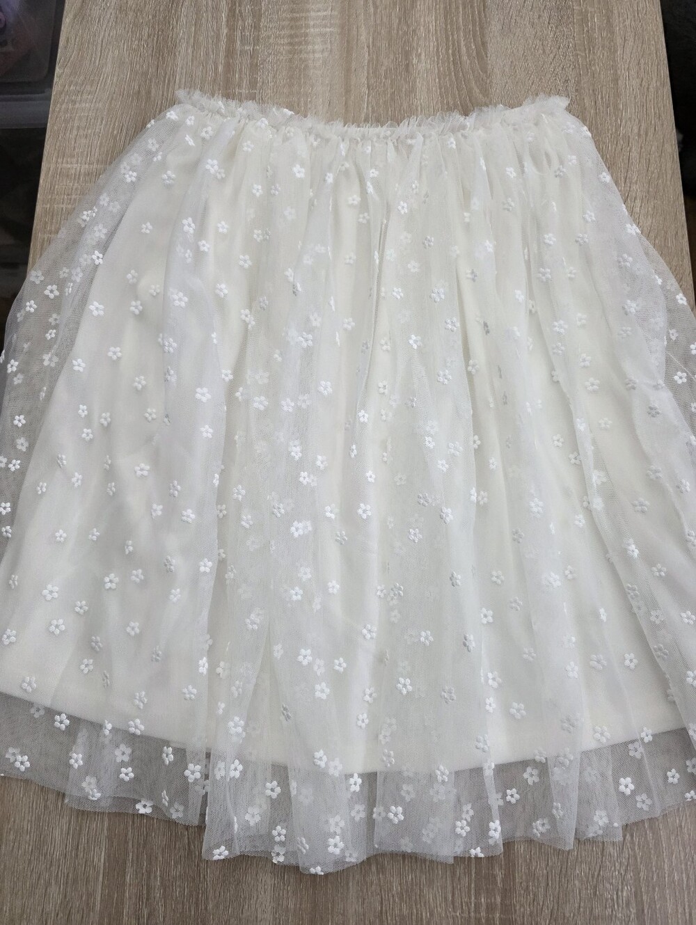 H&M Girls Tulle Skirt with Flloral Appliqué Embroidery Size 8-10 NEW